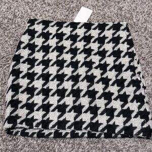 H&M Black and White Houndstooth Mini Skirt